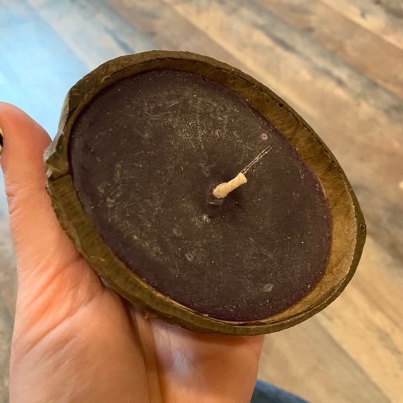 Floating half coconut grape scented candle - Picture 7 of 8